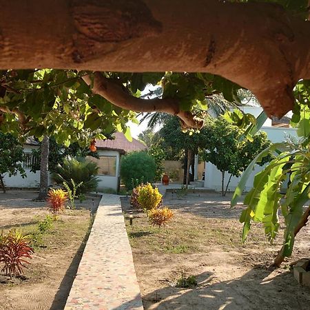 Case Traditionnelle Diola Au Bord De L'Ocean Cap Skirring Exterior photo